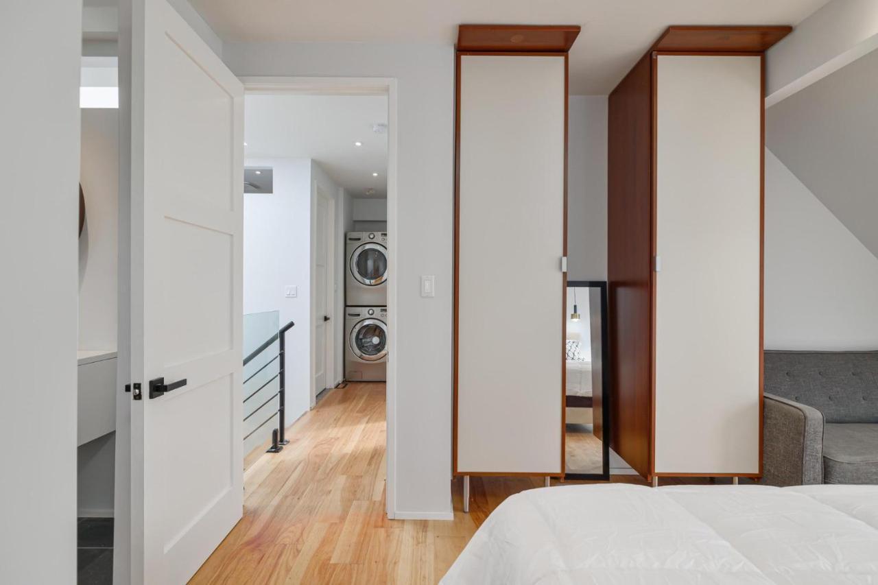 New Modern 1400 Sq Ft Coach House Near Everything * Toronto